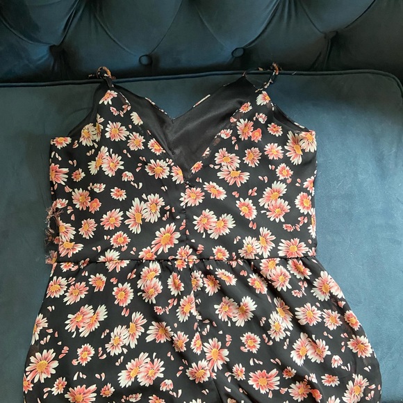 Floral romper - Picture 2 of 3
